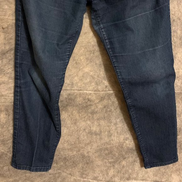 Jeans - Picture 2 of 4